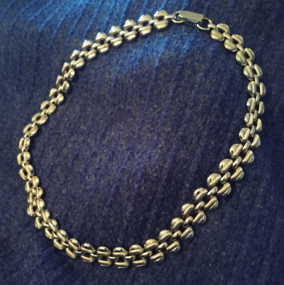 Vintage Silvertone Necklace